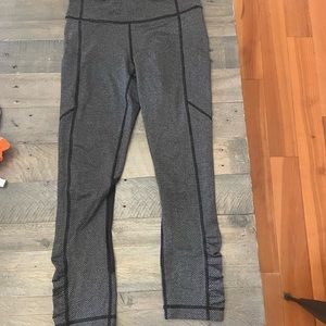 Lululemon 7/8 crop Herringbone leggings size 4